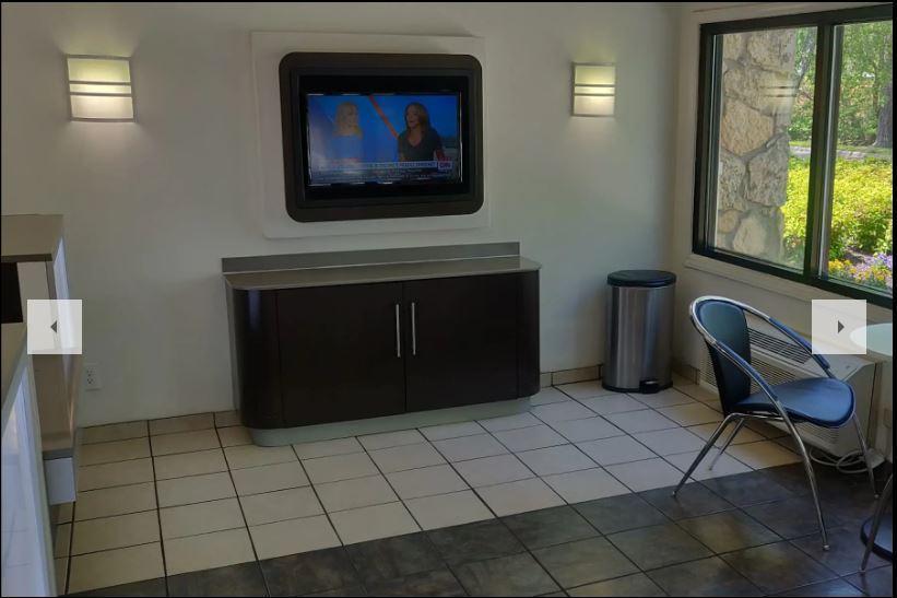 Travelodge By Wyndham Fayetteville Exterior photo